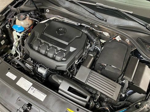 Used 2018 Volkswagen Passat 2.0T SE image 16