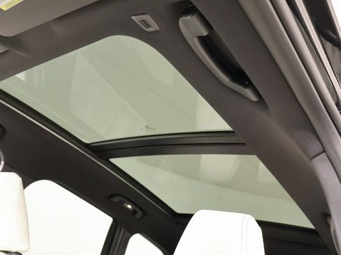 New 2026 BMW X1 xDrive28i w/ Technology Package image 17