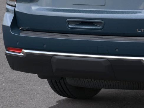 New 2026 Chevrolet Suburban LT RWD image 14