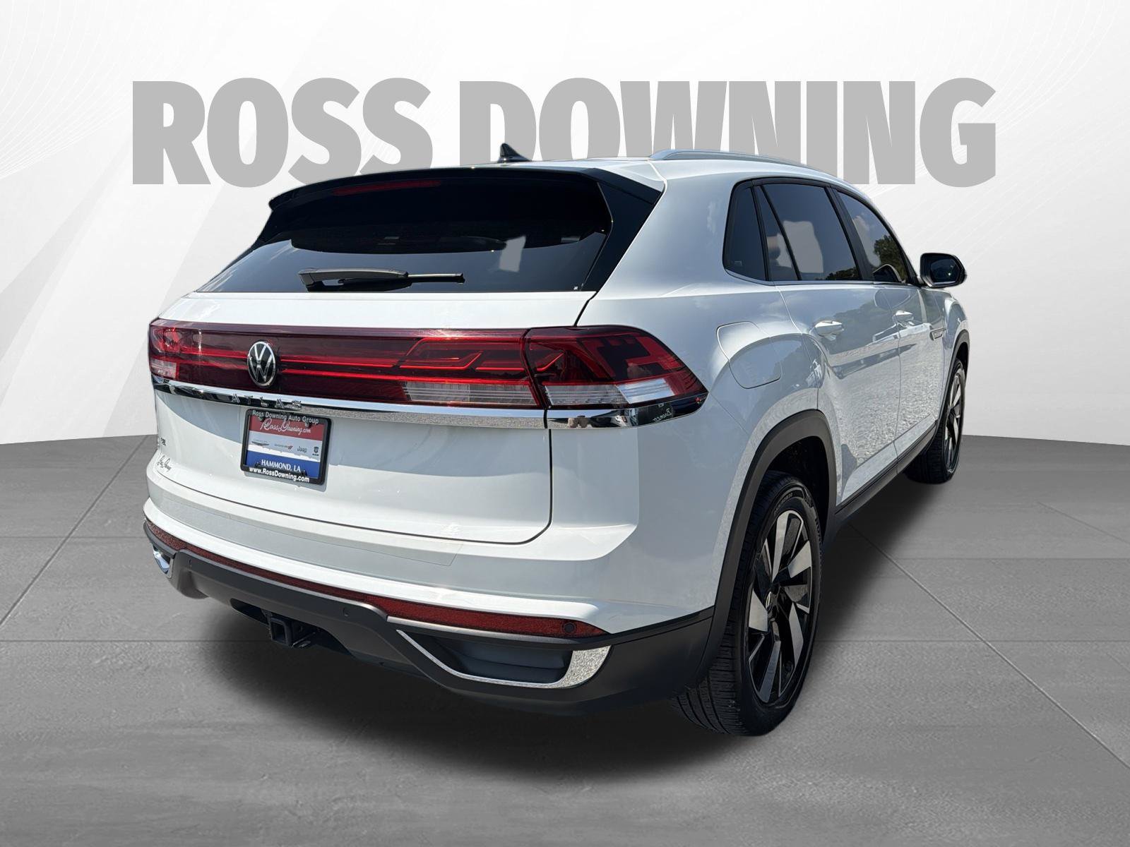 Used 2024 Volkswagen Atlas Cross Sport SE FWD image 4