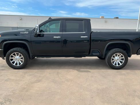 Used 2020 Chevrolet Silverado 2500 High Country w/ Z71 Off-Road Package AWD/4WD image 2