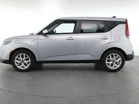 Used 2025 Kia Soul LX w/ LX Technology Package image 5