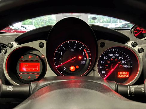 Used 2019 Nissan 370Z Touring RWD image 23