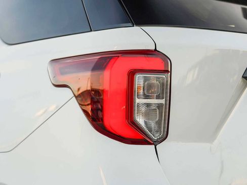 Used 2020 Ford Explorer ST w/ ST Street Pack image 9