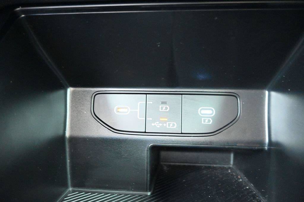 Used 2026 Kia Sorento LX FWD image 13