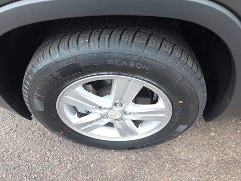 Used 2019 Chevrolet Trax LS FWD image 25