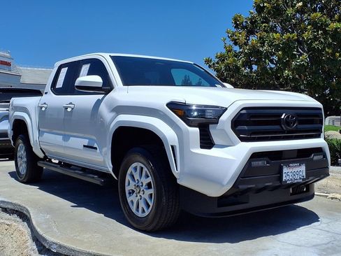 Used 2025 Toyota Tacoma SR5 RWD image 6