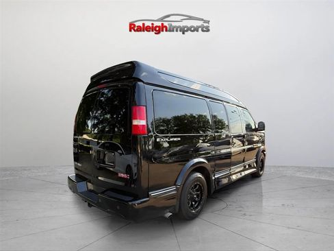 Used 2018 GMC Savana 2500 w/ Enhanced Convenience Package RWD image 6