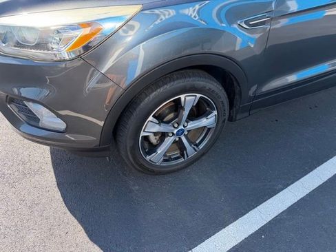 Used 2018 Ford Escape SEL image 4