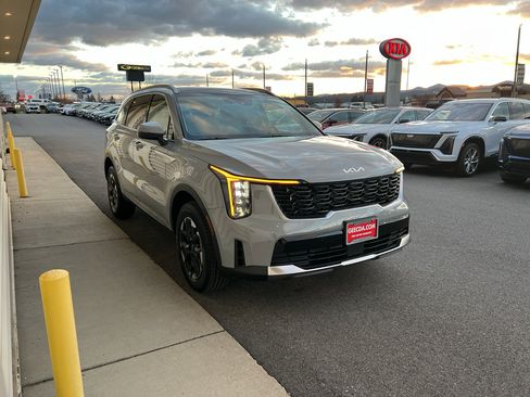 New 2026 Kia Sorento S image 3
