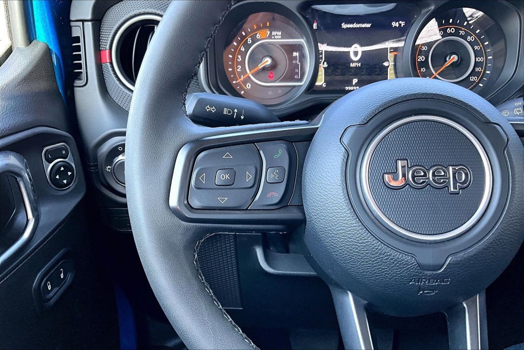 Certified 2025 Jeep Wrangler Unlimited Rubicon w/ Convenience Group AWD/4WD image 6