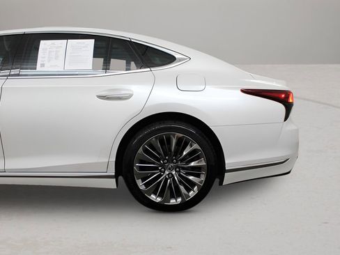 Used 2023 Lexus LS 500 w/ Interior Upgrade Package image 37