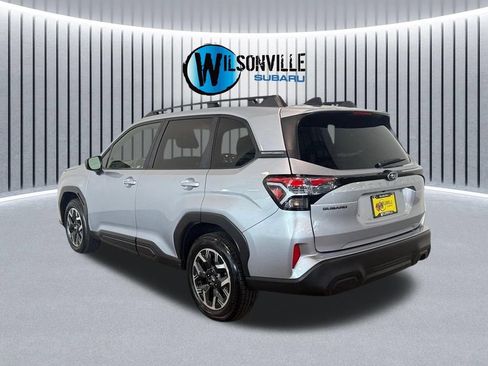 Used 2025 Subaru Forester Premium AWD/4WD image 7
