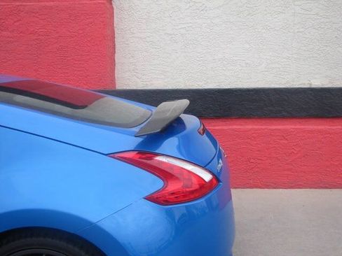 Used 2009 Nissan 370Z Coupe RWD image 4
