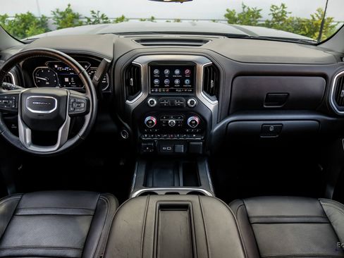 Used 2022 GMC Sierra 3500 Denali w/ Technology Package image 31