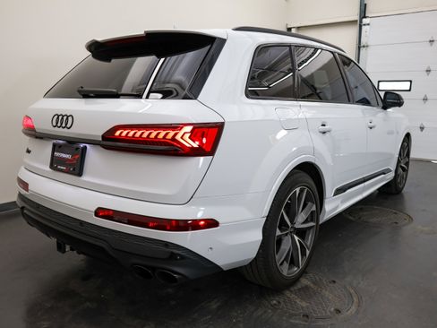 Used 2024 Audi SQ7 Premium Plus w/ Executive Package AWD/4WD image 3