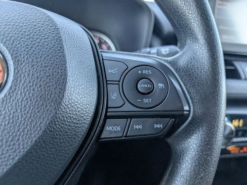 Used 2022 Toyota RAV4 XLE image 16