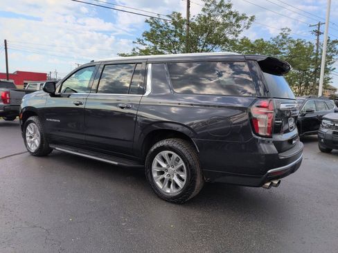 Used 2023 Chevrolet Suburban Premier AWD/4WD image 3