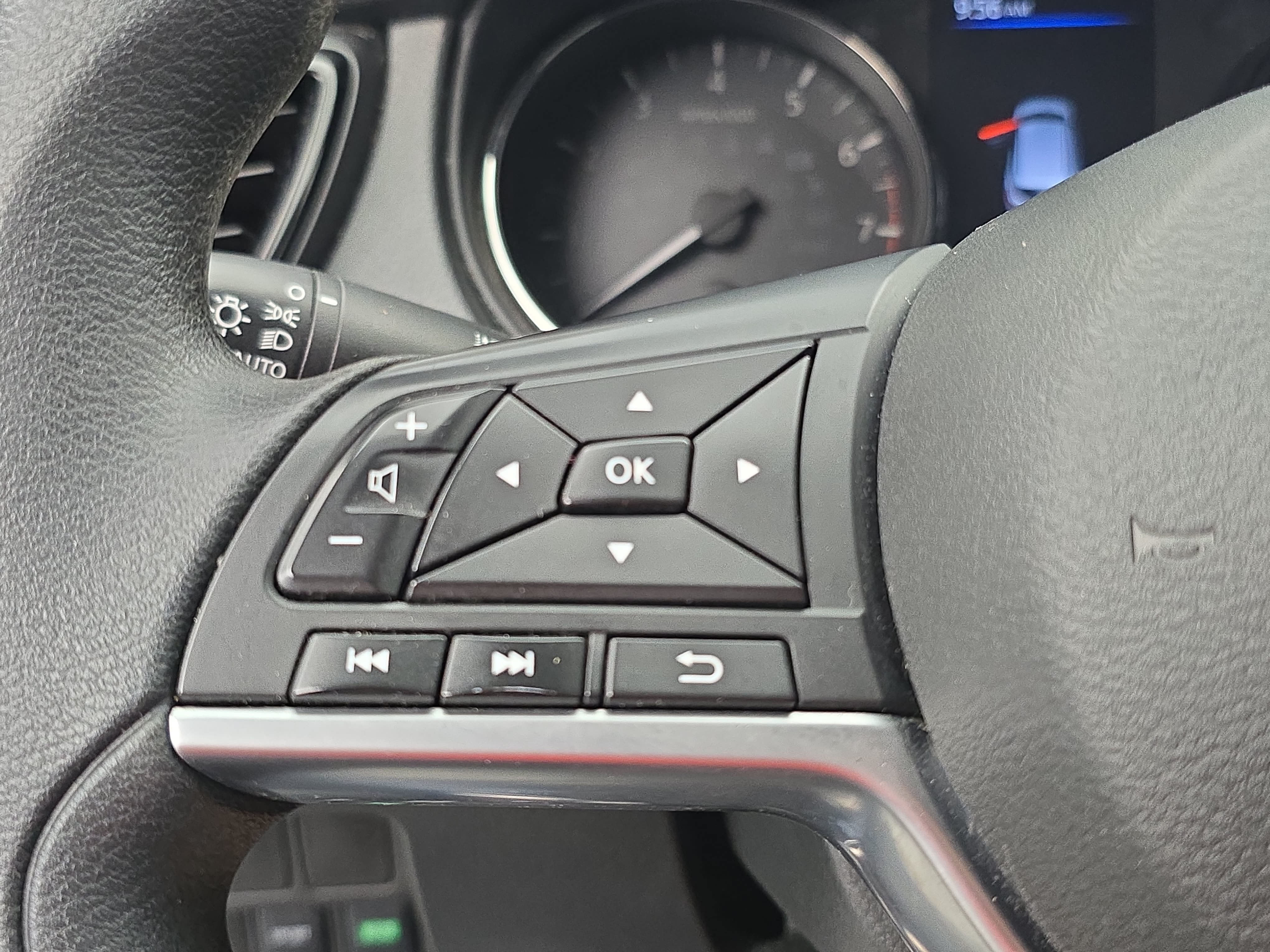 Used 2020 Nissan Rogue Sport S w/ Appearance Package FWD image 16