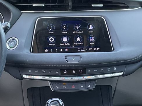 Used 2023 Cadillac XT4 Luxury w/ Cold Weather Package FWD image 16