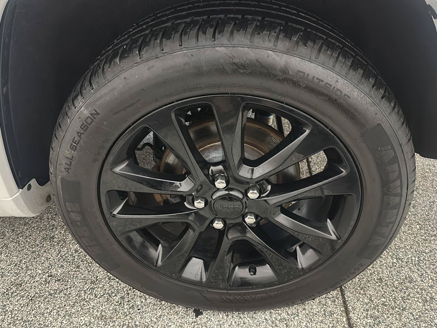 Used 2018 Jeep Grand Cherokee Altitude AWD/4WD image 12