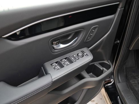 New 2025 Honda Pilot Touring image 14