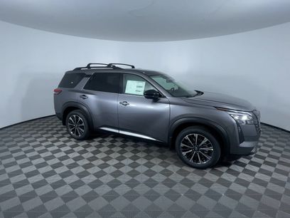 New 2026 Nissan Pathfinder Platinum w/ Cargo Package