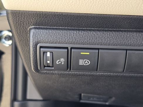Used 2026 Toyota Corolla LE FWD image 22