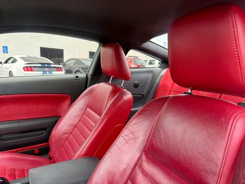 Used 2006 Ford Mustang Coupe RWD image 32