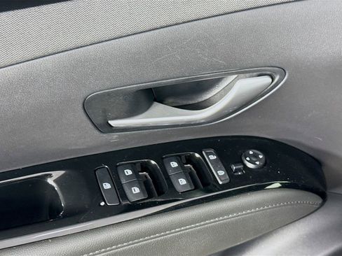 Used 2022 Hyundai Santa Cruz Limited image 17