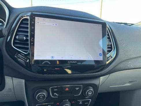 Used 2018 Jeep Compass Limited w/ Navigation Group AWD/4WD image 39