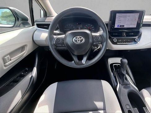Used 2025 Toyota Corolla LE FWD image 7