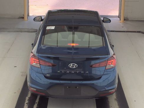 Used 2020 Hyundai Elantra SE FWD image 8