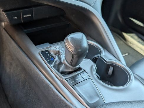 Used 2022 Toyota Camry SE w/ Carpet Mat Package (TMS) FWD image 15