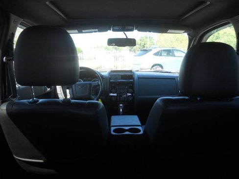 Used 2010 Ford Escape Limited AWD/4WD image 26