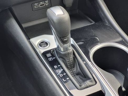 Used 2024 Nissan Altima 2.5 SV FWD image 24