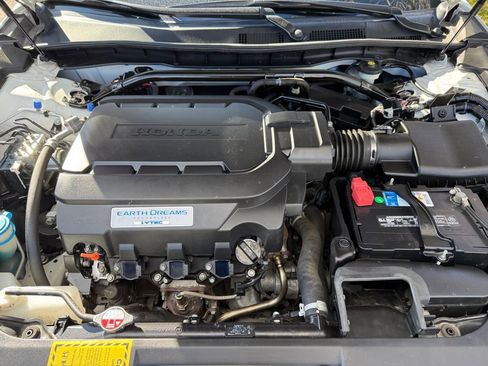 Used 2015 Honda Crosstour EX-L image 10