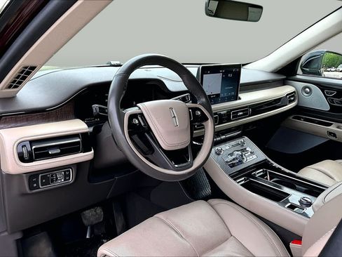 Used 2022 Lincoln Aviator Grand Touring w/ Equipment Group 301A AWD/4WD image 18