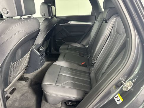 Used 2024 Audi Q5 2.0T Premium Plus w/ Premium Plus Package AWD/4WD image 29