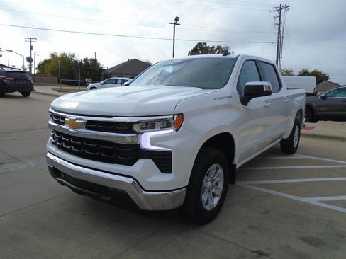 Used 2025 Chevrolet Silverado 1500 LT image 3