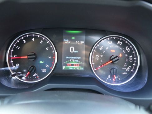 Used 2019 Toyota RAV4 XLE Premium FWD image 31