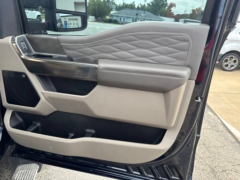 Used 2025 Ford F450 Platinum w/ Platinum Plus Package AWD/4WD image 36