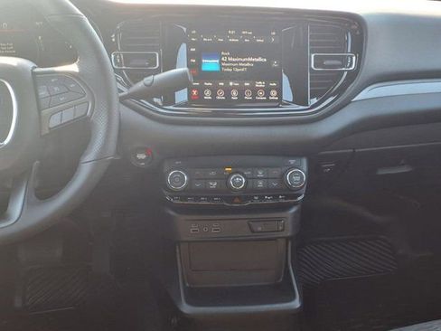 New 2025 Dodge Durango AWD image 7