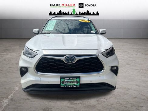 Certified 2021 Toyota Highlander Limited AWD/4WD image 9