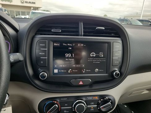 Used 2025 Kia Soul LX FWD image 15