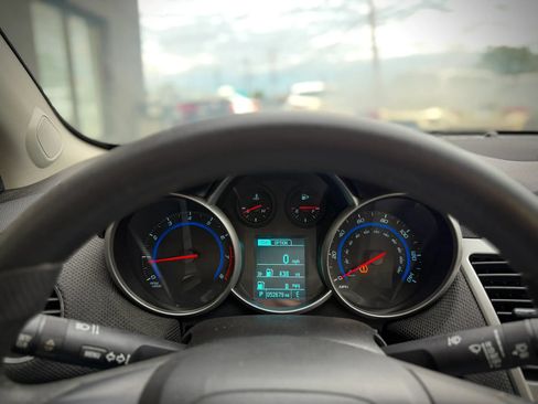 Used 2016 Chevrolet Cruze LT FWD image 10