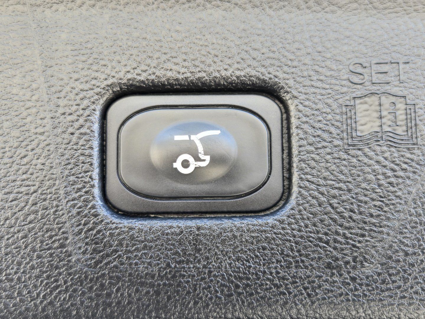 Used 2023 Ford Edge ST-Line AWD/4WD image 11