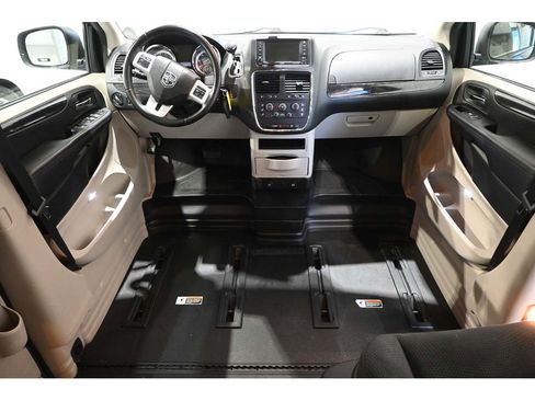 Used 2017 Dodge Grand Caravan SE w/ Power Window Group FWD image 21