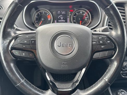 Used 2020 Jeep Cherokee Latitude Plus image 15