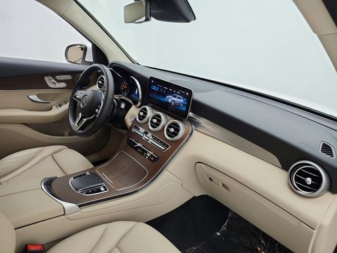 Used 2022 Mercedes-Benz GLC 300 4MATIC image 24